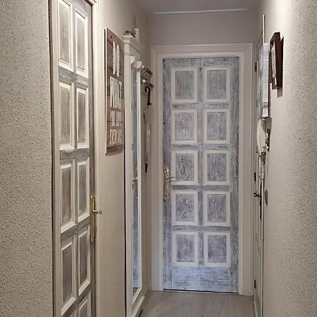 Oliver Apartment *